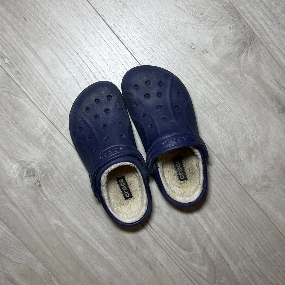 Kids Navy Crocs Size 12 13 Slip on Fleece lined